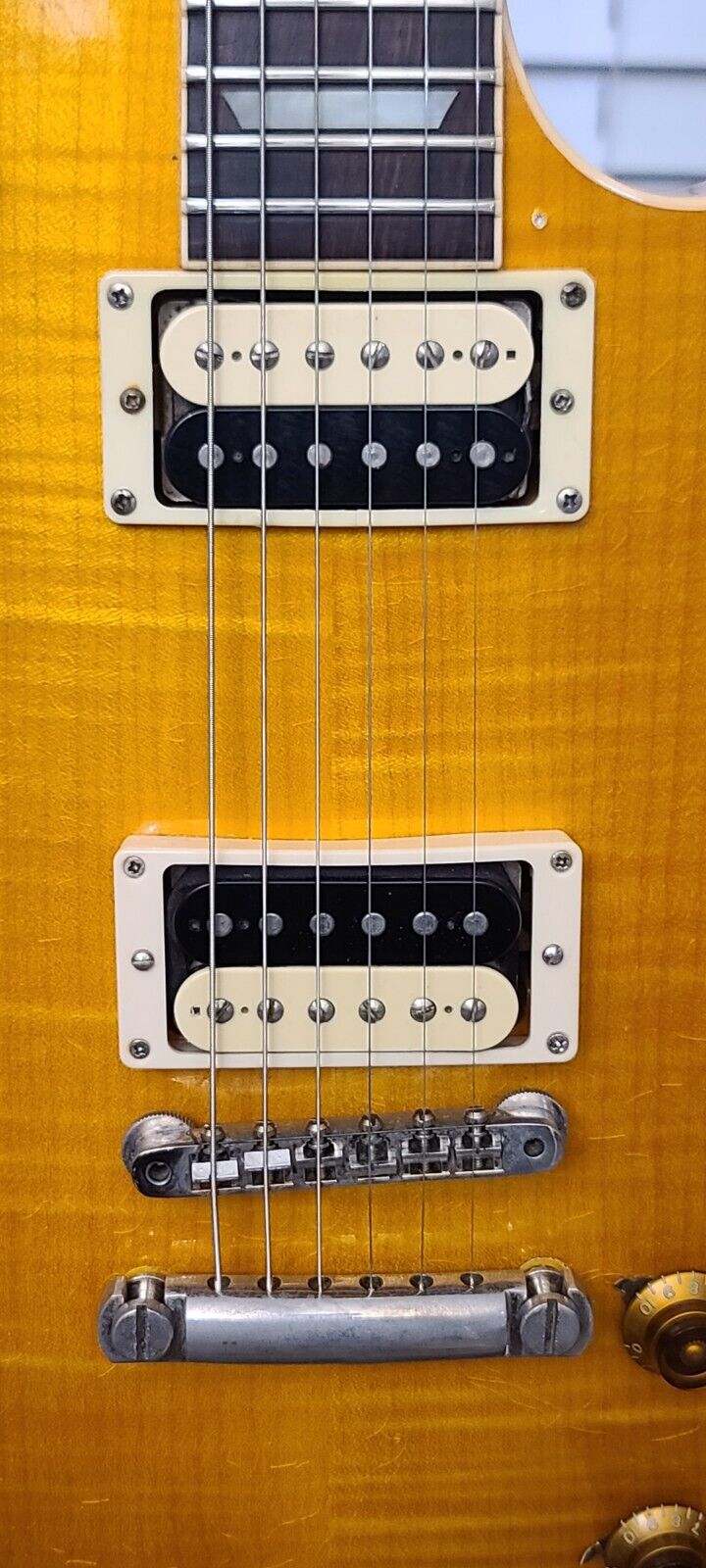 Gibson Les Paul Classic Plus Guitar with Case