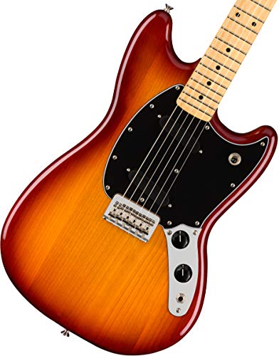 Fender Mustang with Maple Fingerboard - Sienna Sunburst