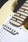Fender Yngwie Malmsteen Stratocaster, Scalloped Maple Fretboard - Vintage White