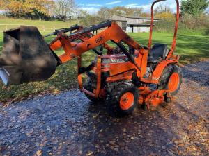 Kubota B1750 Tractor with Mower Attachment