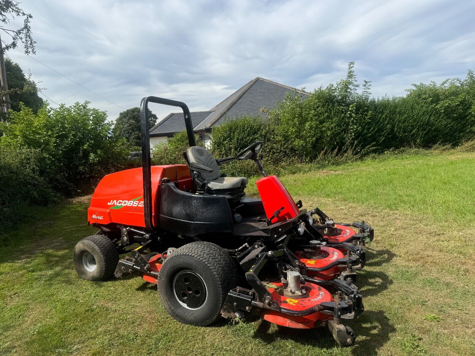 Jacobsen AR522 Wide Area Ride-On Mower