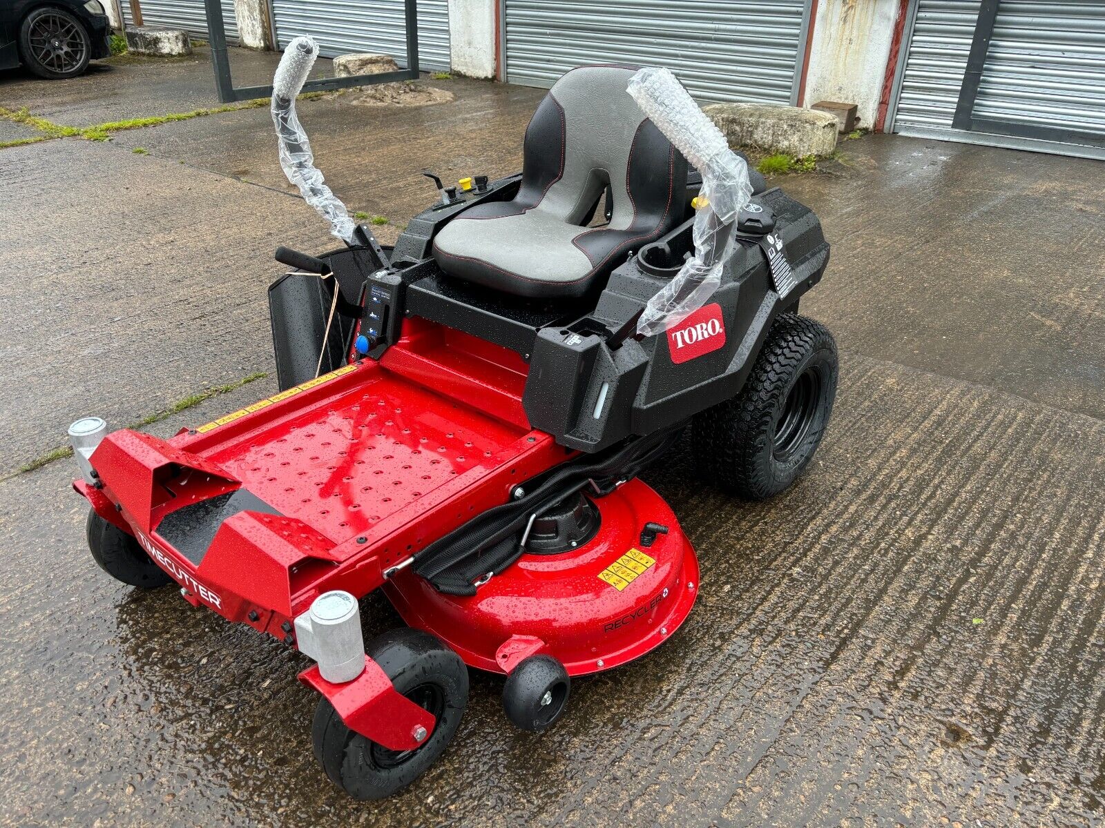 Toro TimeCutter 4200T Zero Turn Ride-On Mower