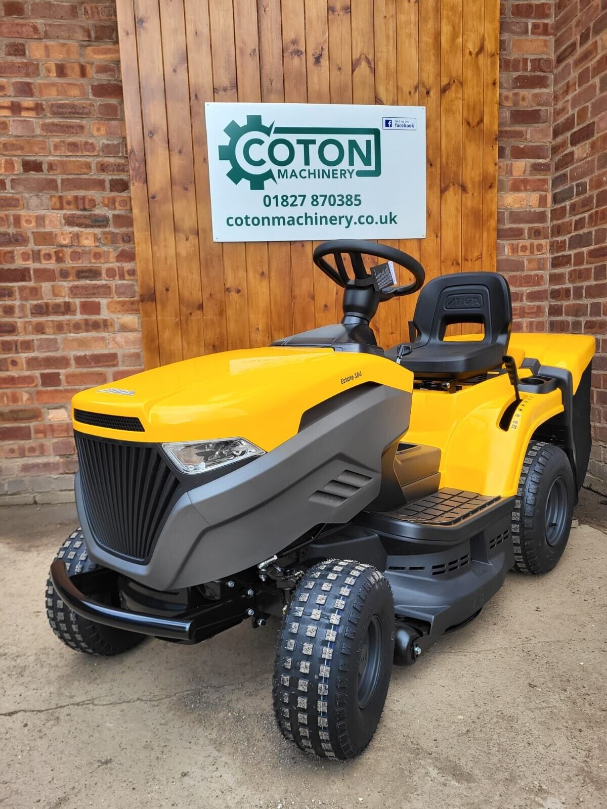 Stiga Estate 384 Ride-On Petrol Lawn Mower