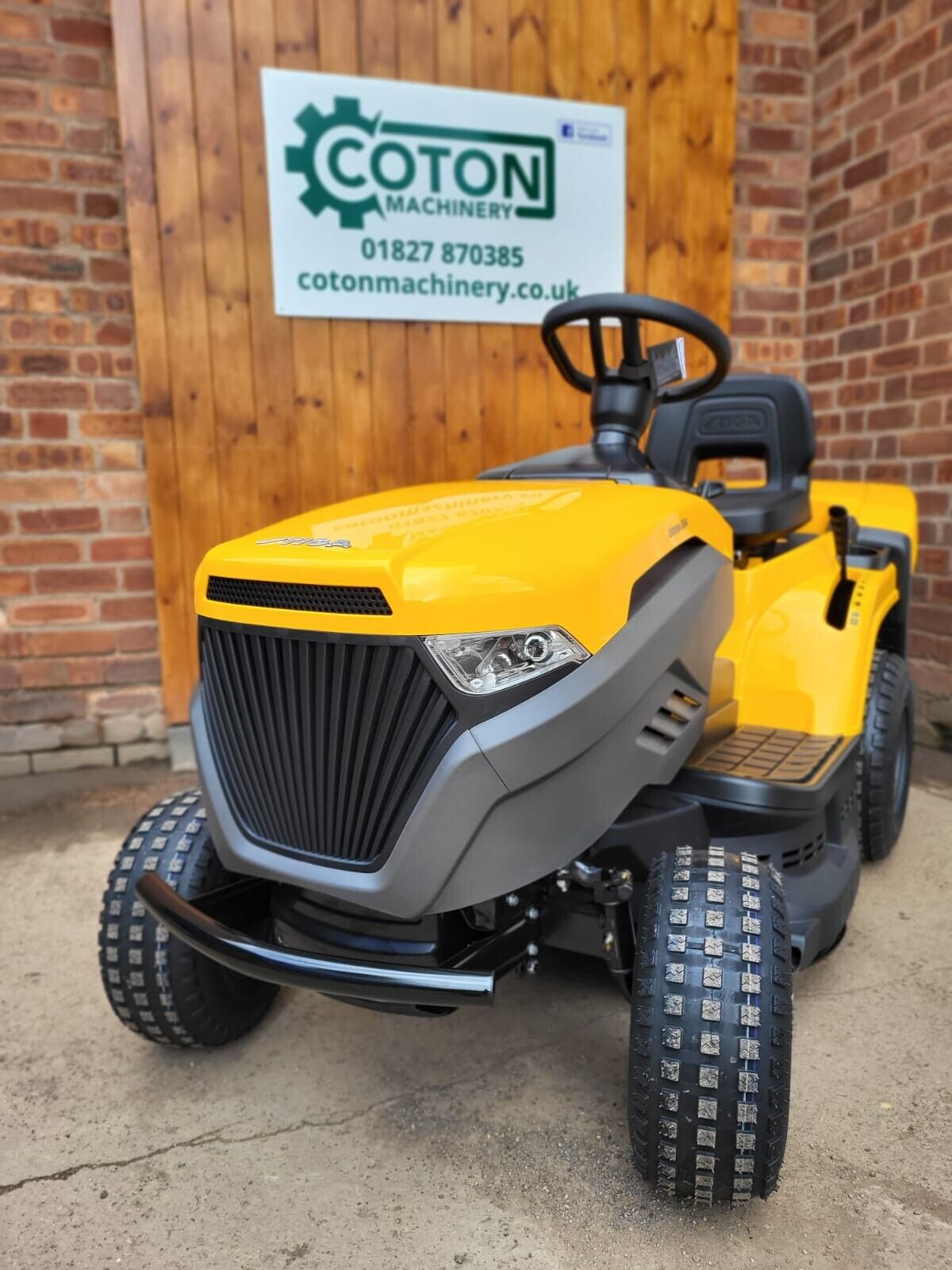 Stiga Estate 384 Ride-On Petrol Lawn Mower
