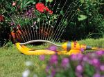 HOZELOCK Medium-Area Oscillating Tractor Sprinkler 200 m²