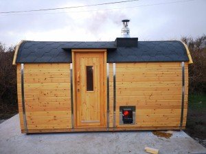Wooden Outdoor Barrel Sauna for 4-6 People