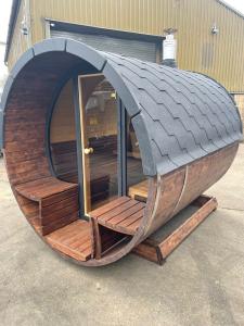 Barrel Sauna for 3-4 People with Wood Stove