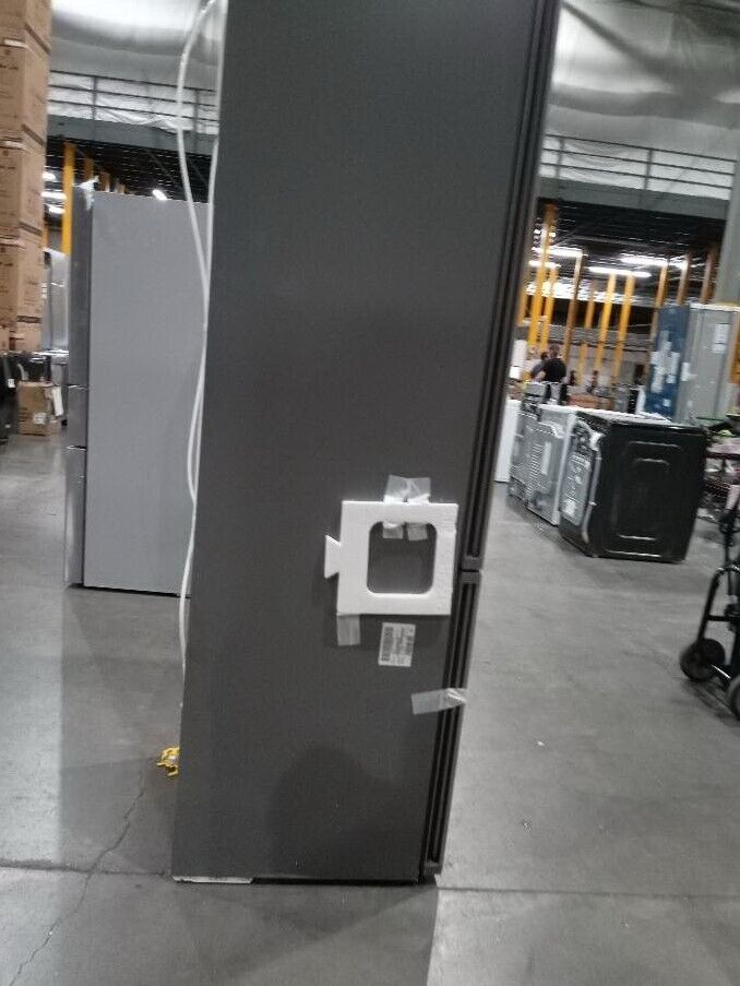 Bosch 800 Series B24CB80ESS 24" Smart Counter Depth Bottom Freezer Refrigerator