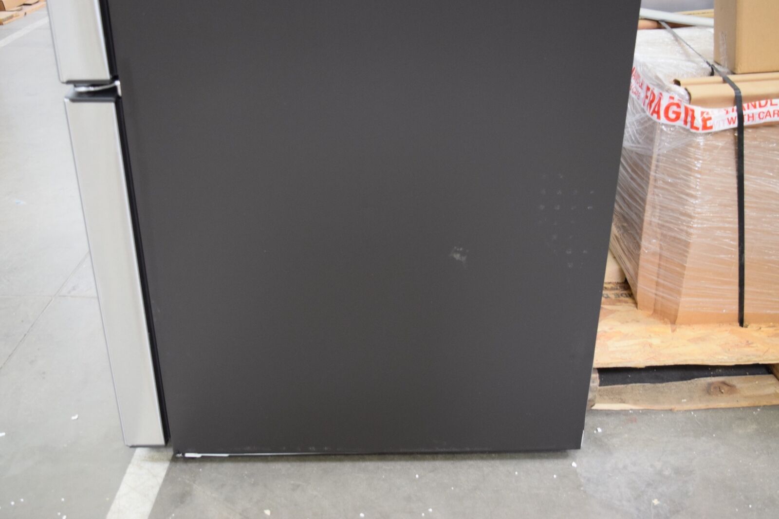 GE GDE21EYKFS 30" Stainless 21 Cu. Ft. Bottom-Freezer Refrigerator NOB #145205