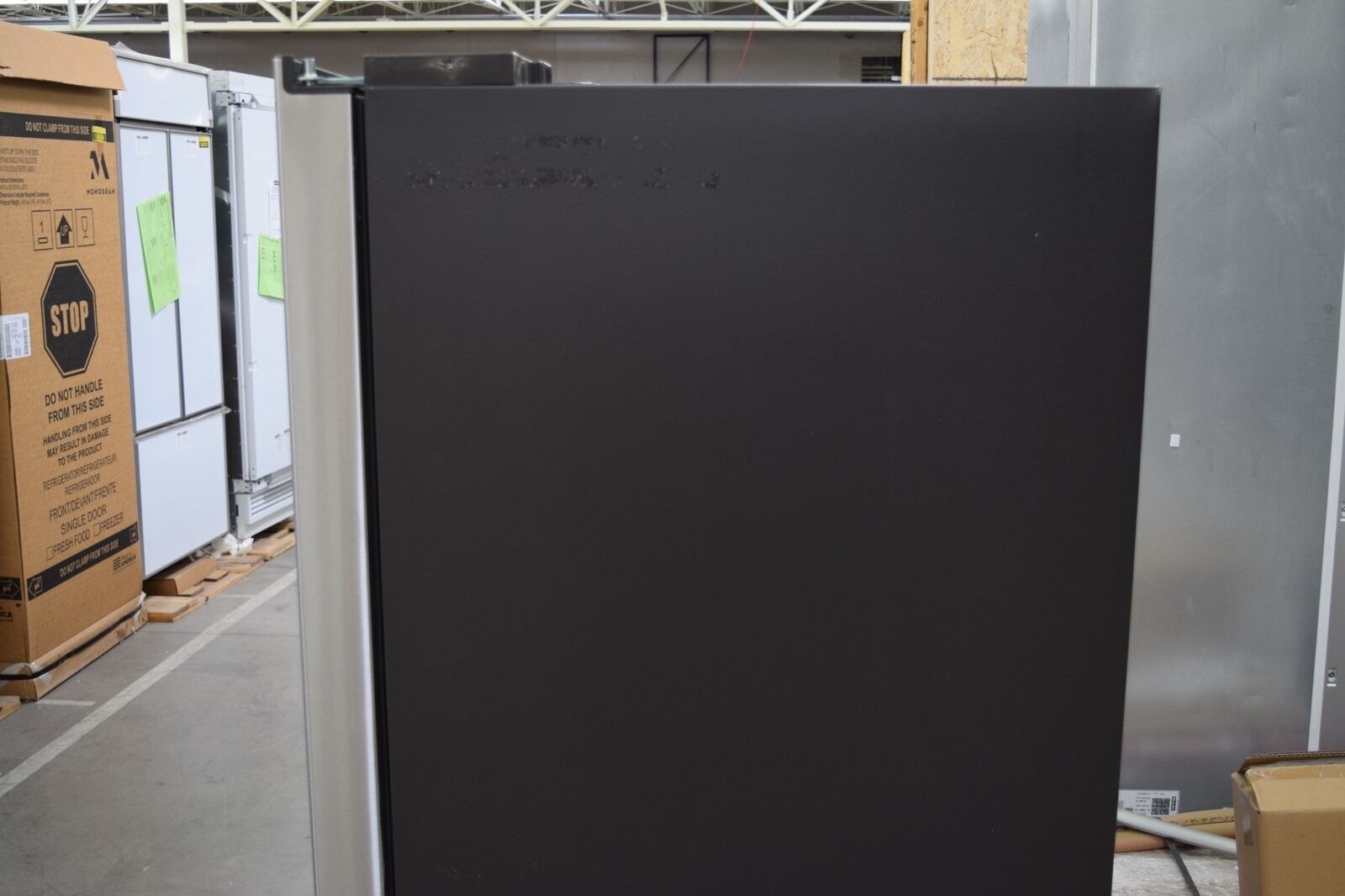 GE GDE21EYKFS 30" Stainless 21 Cu. Ft. Bottom-Freezer Refrigerator NOB #145205