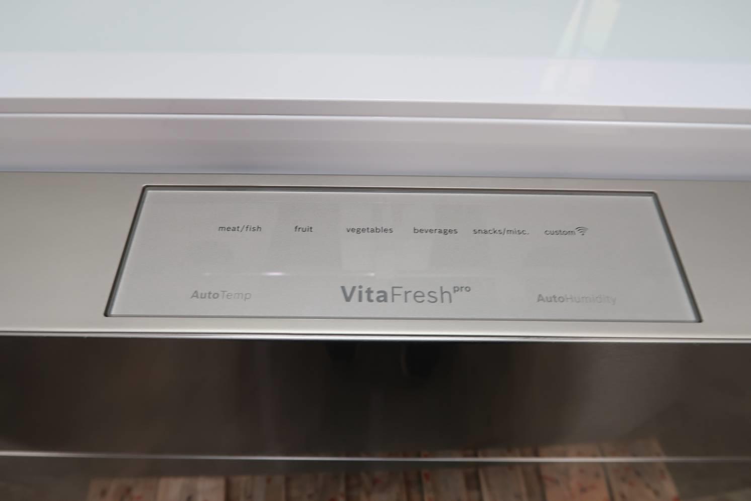 Bosch 800 Series 36" French Door Smart Refrigerator B36CL80SNS