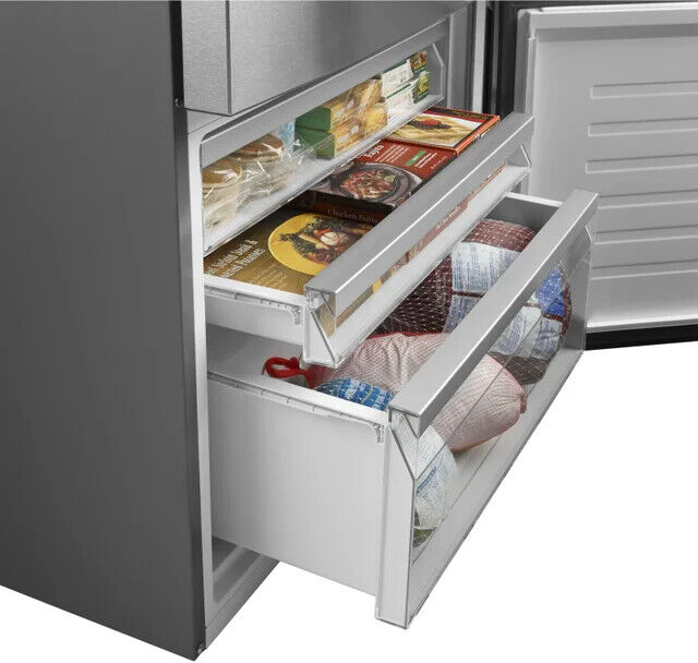 GE GBE17HYRFS 31" Freestanding Bottom Freezer Refrigerator NEW 