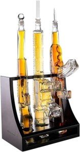 Gun-themed 3-piece whiskey decanter set