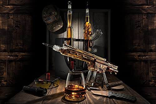 Gun-themed 3-piece whiskey decanter set