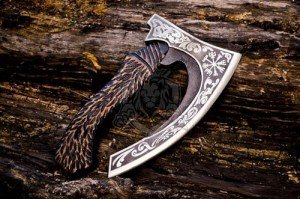 SKALDFORGE Pizza Cutter Axe with Sheath, Ulu Pizza Knife for Kicthen & Camping Use, Rocking Knife for Meat Vegetable, Wooden Handle with Super Sharp Vikings Blade, Meat Cleaver Knife for Slicing