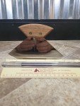 Alaska ULU Knife with Hardwood Handle & Stand