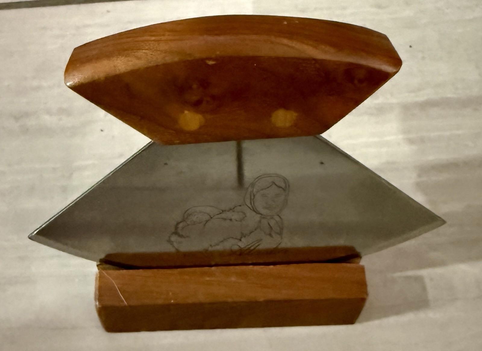 Alaska Ulu Knife with Wooden Handle & Stand