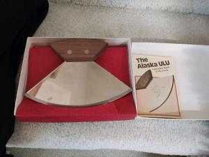 Alaska Ulu Knife with Wooden Handle, 6" Blade