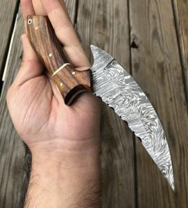Damascus Steel Ulu Knife for Pizza Cutting