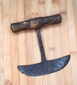 Primitive Ulu Knife with Wood Handle