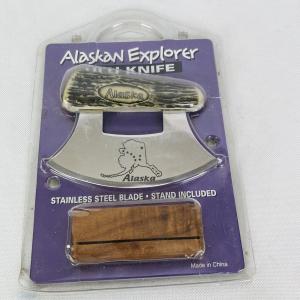 Alaskan Explorer Ulu Knife with Wood Stand