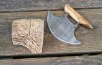 Moose Horn Antler Ulu Knife with Bone Stand