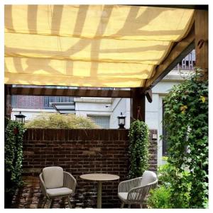Retractable U-Shaped Sunshade Sail for Patios