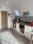 Spacious Glamping Chalet, 26ft x 13ft
