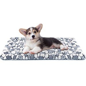 VANKEAN Dog Crate Pad Bed Mat Reversible (Cool & Warm), Sleeping Mat Dog Bed for Crate for Small Dogs and Cats, Machine Washable Crate Beds, Grey