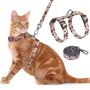 Seyezo Cat Harness and Leash Set, Adjustable Kitten Harness Escape Proof Cats Harness, Soft Lightweight Walking Travel Pet Harness, Cute Kitty Harness Leash Set for Small Medium Cats, Light Pink