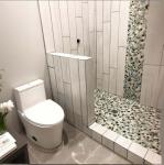 Hominter Pebble Porcelain Mosaic Glossy Mixed Aqua, Cream & Coffee Glazed Ceramic Tile for Bathroom, Shower Floor, Accent Wall, Spa Decor (5 Square Feet)