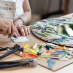 360 Pcs 1000g Petal Mosaic Tiles for Crafts Ceramic Mosaic Flower Tiles Bulk Flower Leaves Pieces Glazed Colorful Porcelain Pieces for Home Decoration Art Crafts DIY Projects