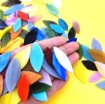 DIY Glass Petal Mosaic Tiles, 100 Pieces Assorted Size and Colors Stained Glass Flower Leaves Handmade Crafts, Decorations for Home, Kitchen,Bathroom Mosaic Projects, Easy for Beginners
