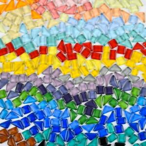 BUYGOO 500g Glass Mosaic Tiles for Crafts Assorted Colors Crystal Bulk Mosaic Glass with Different Shapes, Square, Triangle, Rectangle Stained for Garden Crafts, DIY Art Decor, Stepping Stone
