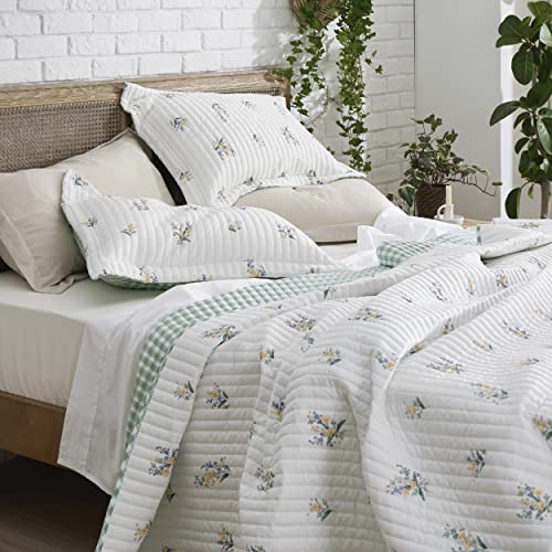 Reversible Floral Quilt Set Queen - 3 Pieces