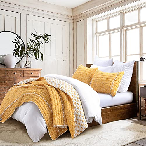 Boho Yellow King Quilt Set with Tassels