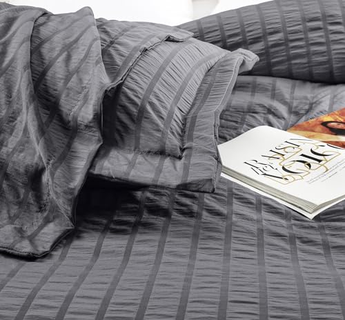 Queen Seersucker Duvet Cover Set with Pillow Shams