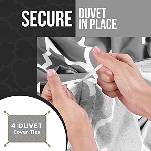 Quatrefoil Grey Duvet Cover Set with Pillow Shams