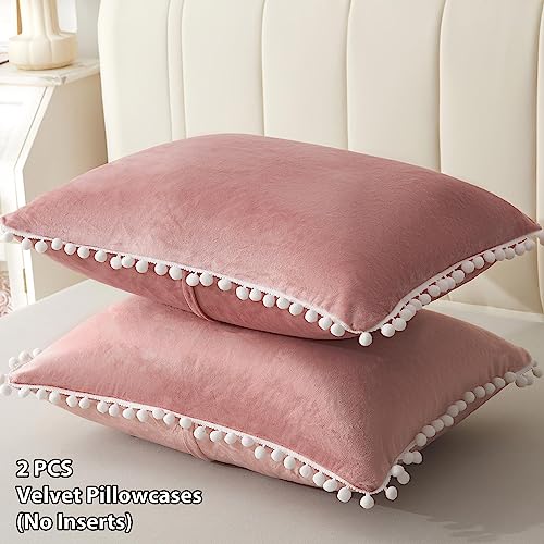 Luxury Velvet Pillowcases Set with Pompoms - Pink