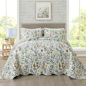 Travan Queen Floral Quilt Set with Shams