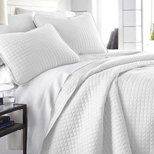 Bright White King Quilt Set with 2 Shams