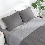 Reversible Gray Full/Queen Quilt Set with Shams