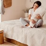 Lightweight Queen Quilt Set with Leaf Pattern