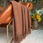 LOMAO Knitted Throw Blanket with Tassels Bubble Textured Lightweight Throws for Couch Cover Home Decor (Caramel, 50x60)