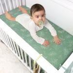 HNHUAMING Green Leaf Crib Bedding Set, 4-Piece Baby Boy Bedding Set, Neutral Nursery Bedding Set, Fitted Crib Sheet, Crib Skirt, Baby Quilt, and Diaper Stacker, Sage