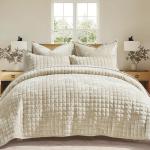 RECYCO Luxury Velvet Quilt Set King Size Bedding Sets, Ultra Soft Velvet Comforter Set, Lightweight Channel Box Stitch Oversized Bedspread Coverlet for All Season, with 2 Shams, Beige