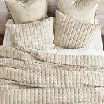 RECYCO Luxury Velvet Quilt Set King Size Bedding Sets, Ultra Soft Velvet Comforter Set, Lightweight Channel Box Stitch Oversized Bedspread Coverlet for All Season, with 2 Shams, Beige