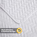 Maple&Stone White Quilt Set Queen Size, Lightweight Bedspread Ultrasonic Chevron Pattern Light Coverlet for All Season Comforter Bedding Decor - 3 Piece Full Bed Cover Sets