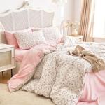 Wake In Cloud - Floral Comforter Set, Coquette Cottagecore Aesthetic Cute Flower Pattern for Women Teen Girls, Soft Lightweight Dorm Bedding, 3 Piece, Pink, Full Size