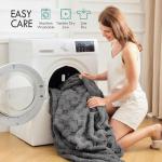 Kaisa Cozy 3D Checkered Fleece Throw Blanket